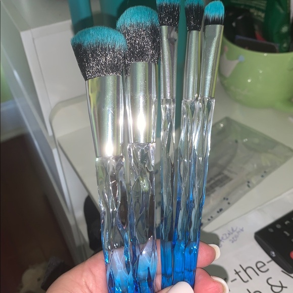 5 blue Ombre makeup brush set nwt - Picture 4 of 6